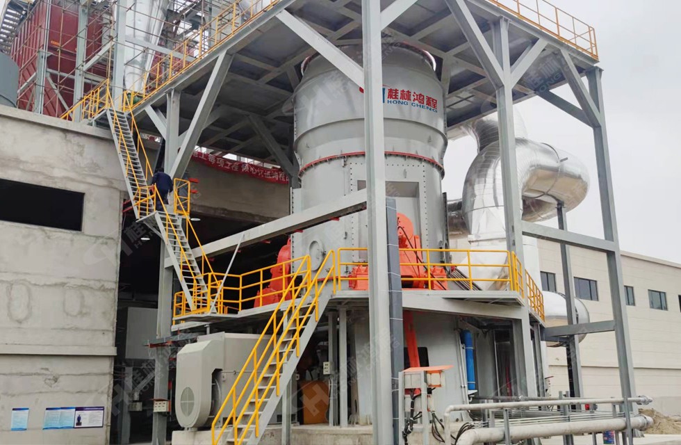 豪氣！福建這家廠一次訂了三臺(tái)鈦精礦磨粉機(jī)