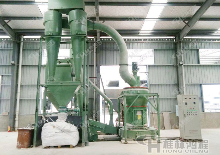 桂林鴻程雜鹵石雷蒙磨粉機，雜鹵石磨機，雜鹵石磨粉機-HC系列縱擺式磨粉機環(huán)保設備