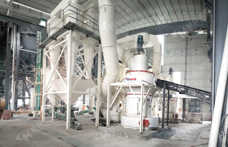 　湖北某廠采購了桂林鴻程的高鈣石粉機(jī)器，60-900目粉日產(chǎn)量500噸以上